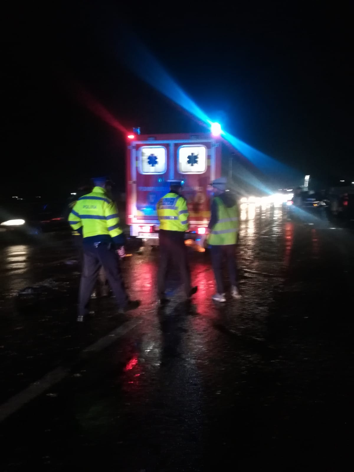 Suceava: Accident GRAV în zona localităţii Vama. Traficul rutier se desfăşoară îngreunat