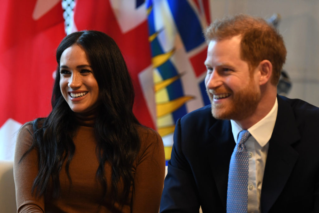 Harry şi Meghan nu îşi vor mai folosi titlurile monarhice, anunţă Buckingham