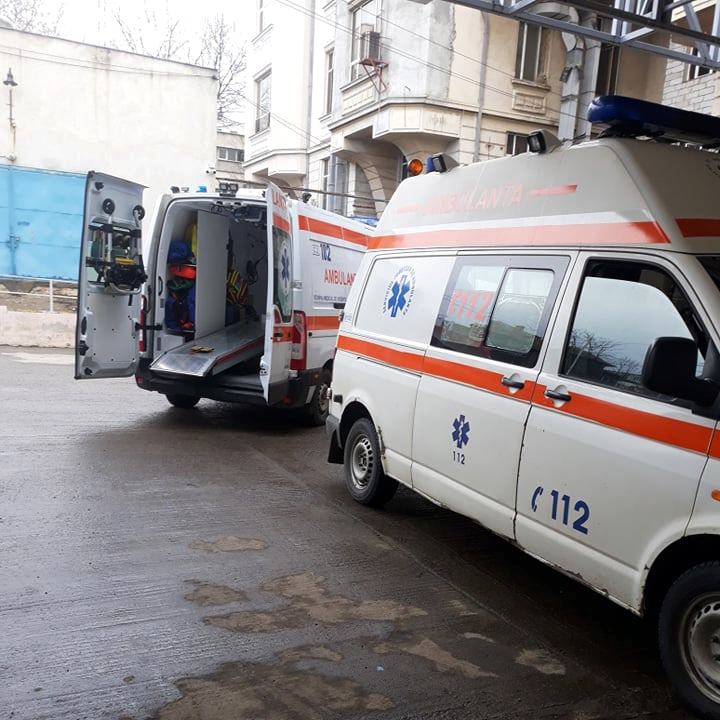 (AUDIO) Toate maşinile Serviciului de Ambulanță Iași vor purta mesajul ”Protest naţional”