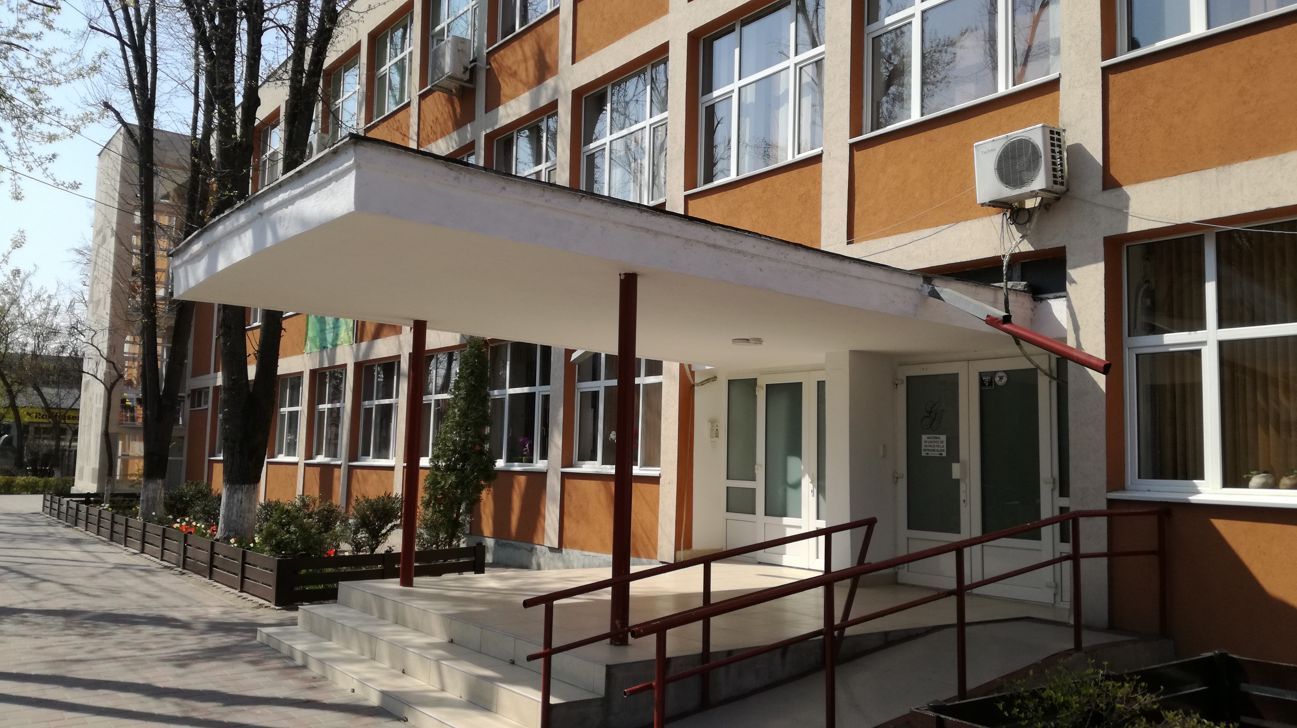 Două campusuri şcolare din judeţul Botoşani ar putea fi transformate în centre de carantină