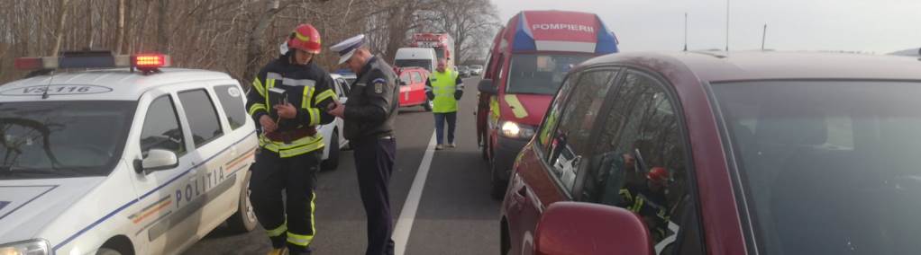 Vaslui: Accident pe DJ 243; o maşină a intrat în rezervorul plin cu motorină al unui TIR