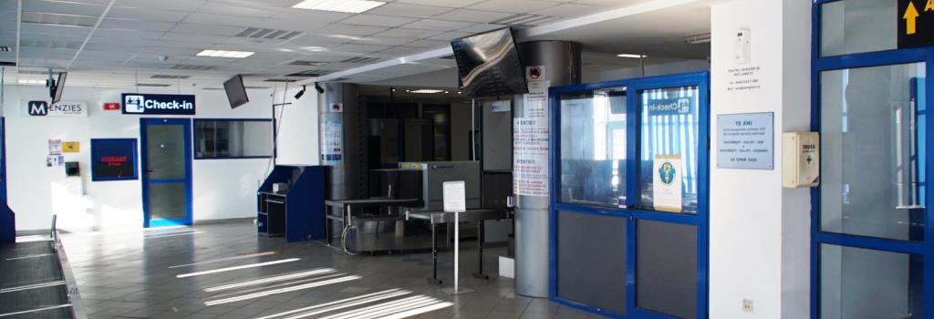 Aeroportul Ciampino din Roma se va închide de vineri, iar Fiumicino îşi reduce activitatea din 17 martie