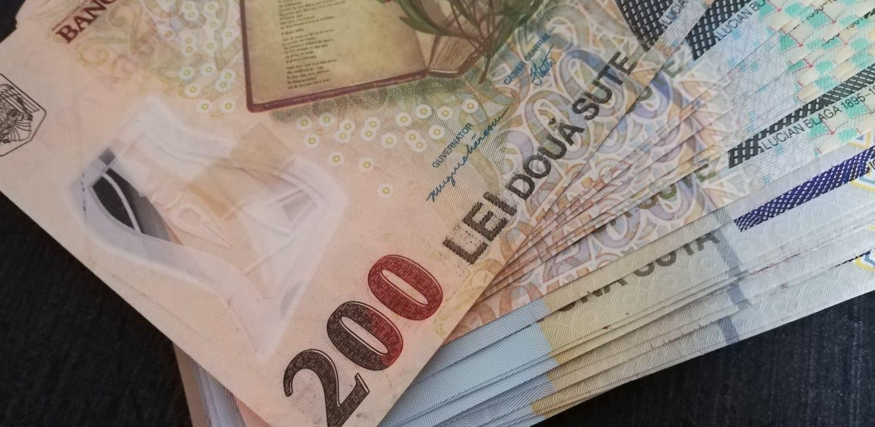 Guvernul a aprobat scutirea de la plata impozitului şi taxelor pentru majorarea voluntară a salariului minim cu 200 de lei