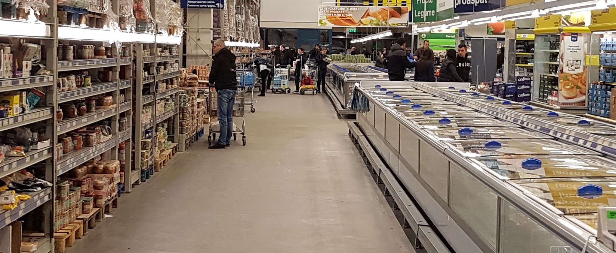 Plafonarea adaosului comercial la unele alimente de bază ar putea fi prelungită şi după 1 noiembrie