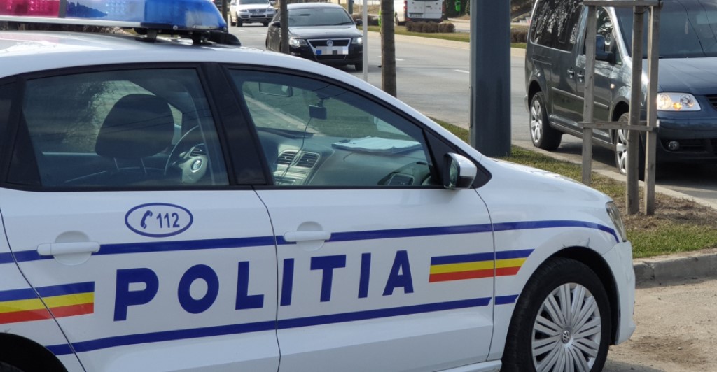 Poliţiştii suceveni escortează persoanele care revin din străinătate