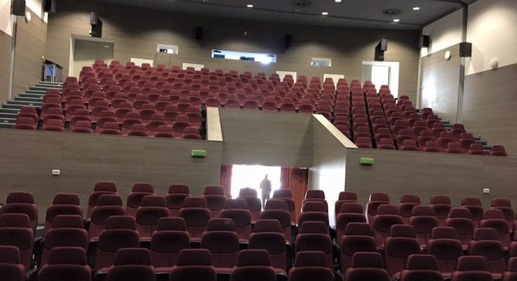 Galaţi: Teatrul Dramatic ‘Fani Tardini’ îşi suspendă toate reprezentaţiile până pe 31 martie