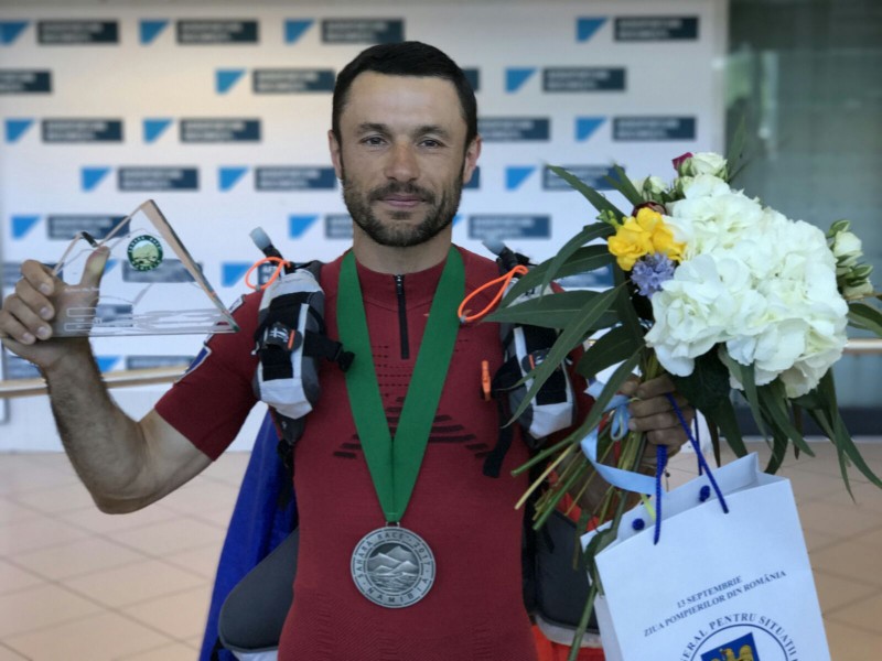 Pompierul Iulian Rotariu, susţinut cu 10.000 de lei de Primăria Botoşani pentru participarea la ‘Ultra Bolivia Race’