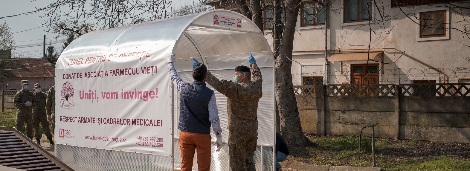 Botoşani: Tunel de decontaminare obţinut din donaţii, instalat la intrarea în sediul Inspectoratului Judeţean de Jandarmi