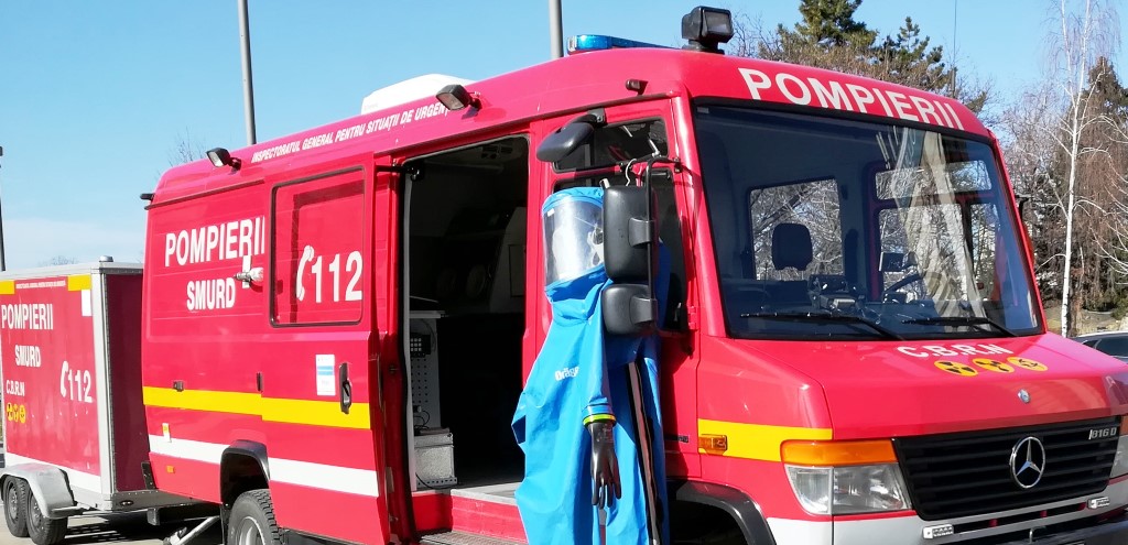 Vrancea: Incendiu la un centru de dezmembrări auto din Focşani