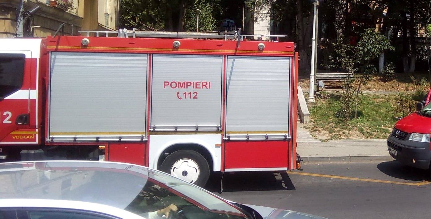 Incendiu la un autoturism pe şos. Moara de Foc, mun. Iaşi