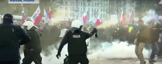 Polonia: Noi proteste împotriva interzicerii avortului în mai multe oraşe