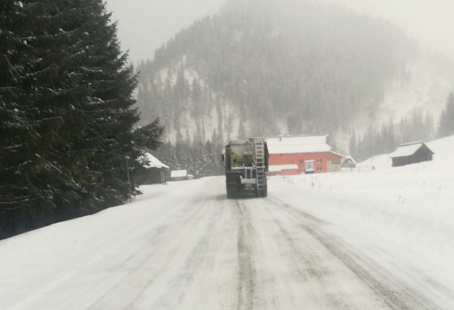 Avertizări meteo de viscol și ninsori abundente în zona de munte a județelor Suceava, Neamț, Bacău și Vrancea