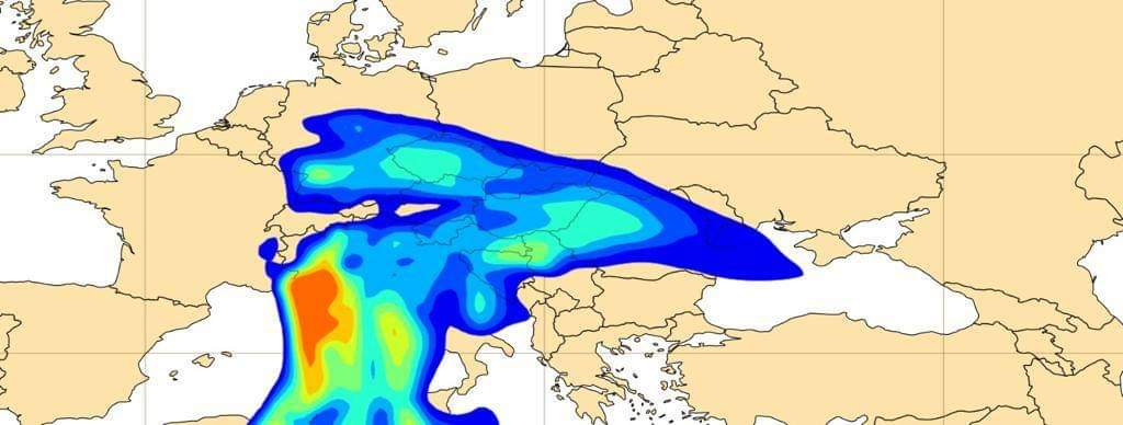 Un nor de praf saharian ajunge deasupra României la noapte