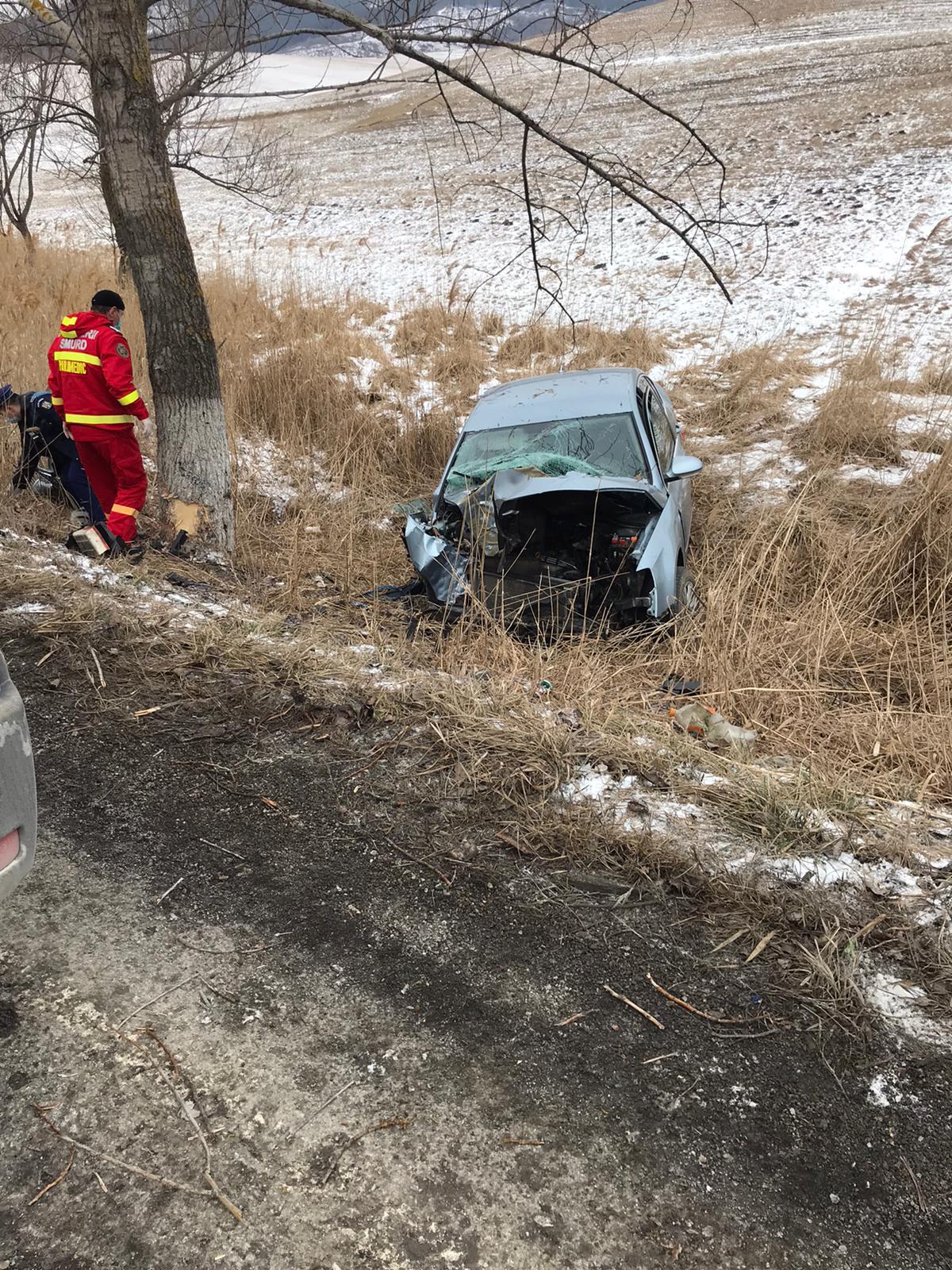 Neamţ: Accident rutier cu 2 victime încarcerate pe DN15, la Gârcina