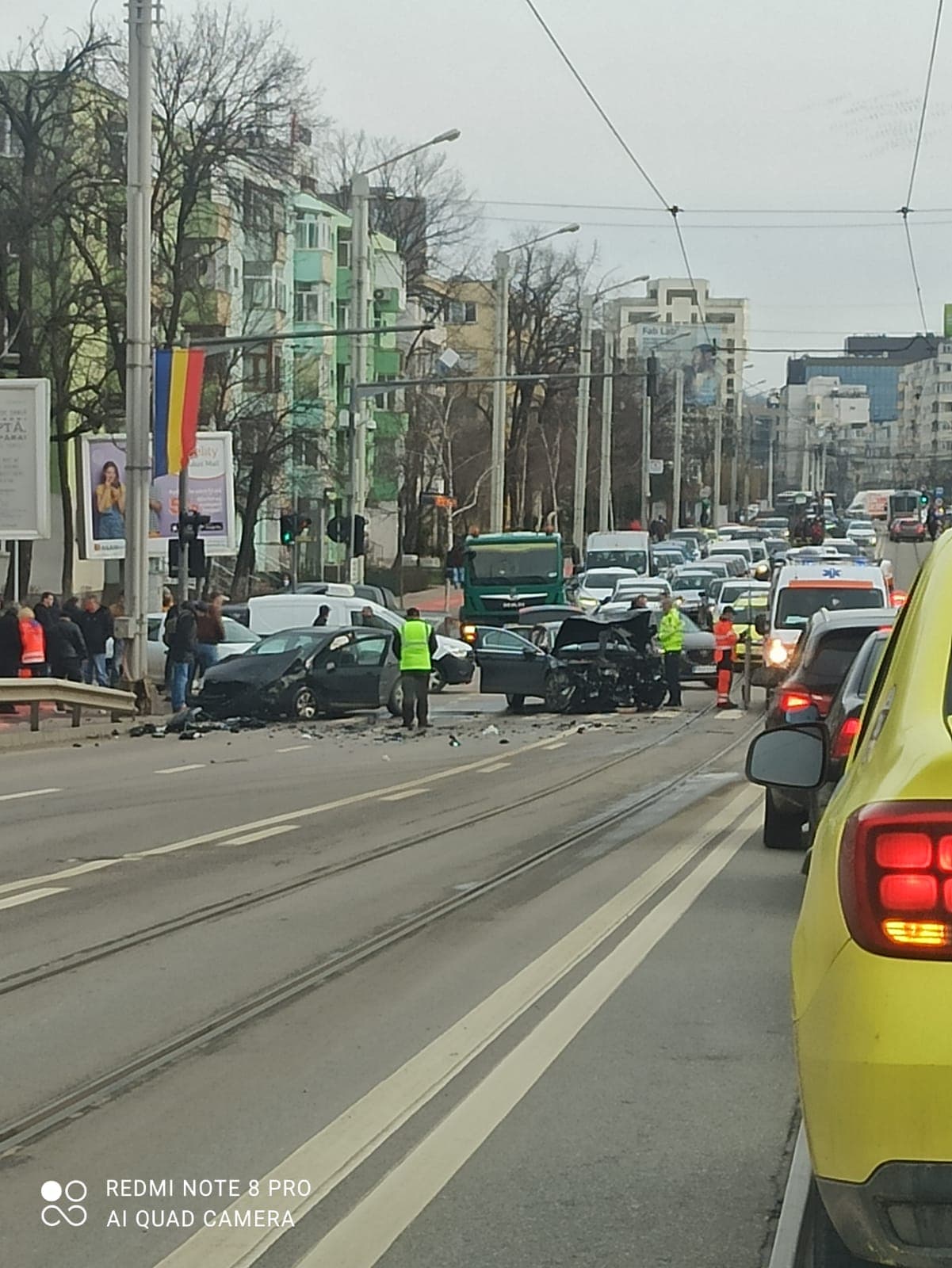 (UPDATE/AUDIO) Iaşi: Neacordarea de prioritate, cauza accidentului din Podu Roș. Patru persoane, printre care doi copii, rănite