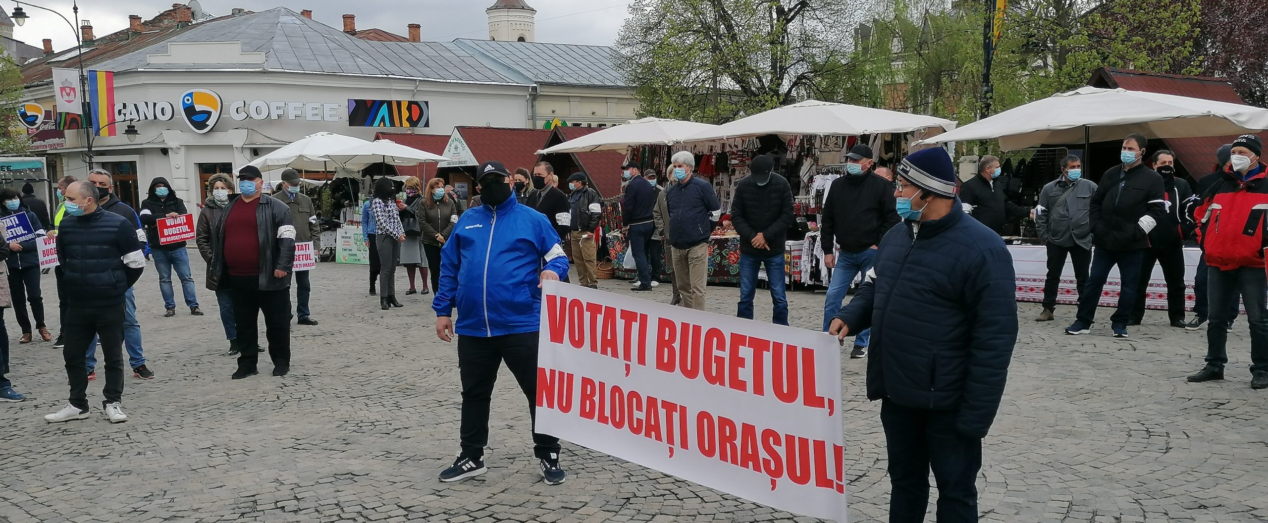 (FOTO) Protest în fața Primăriei Iași