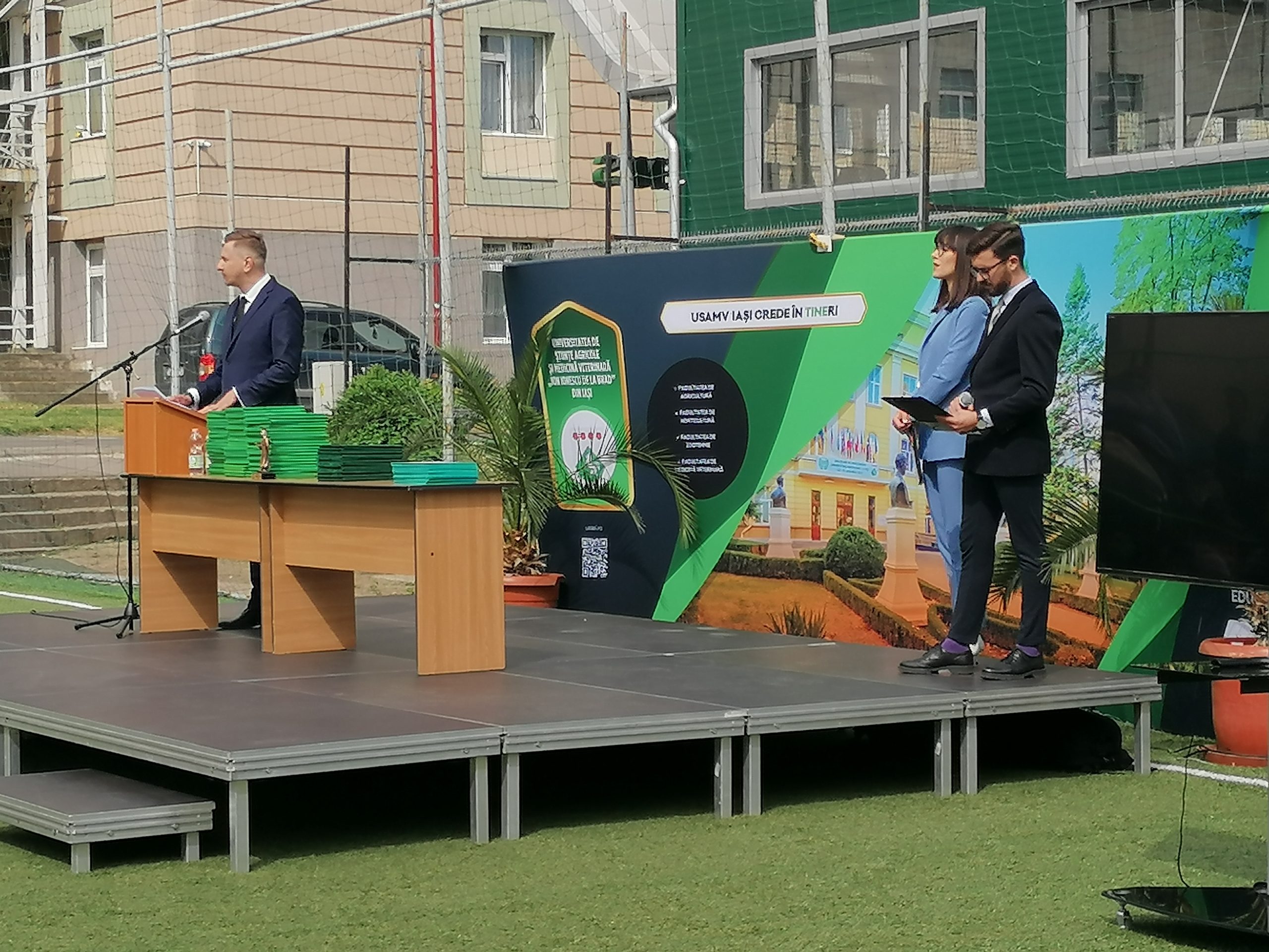 (AUDIO/FOTO) Ceremonie de absolvire a ultimei promoţii de la Facultatea de Agricultură din Iaşi