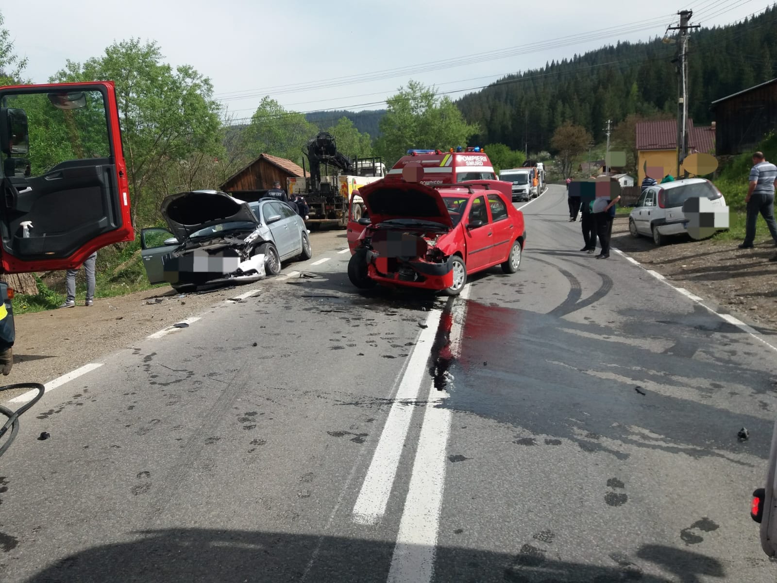 (FOTO) Neamţ: A murit bărbatul rănit în accidentul de pe DN 15B, din localitatea Poiana Teiului