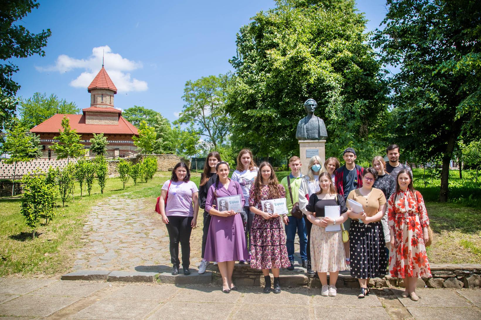 (FOTO) Concursul Naţional de Poezie şi Interpretare Critică a Operei Eminesciene „Porni Luceafărul…” Ediţia a XL-a – 12 iunie 2021 – Botoșani