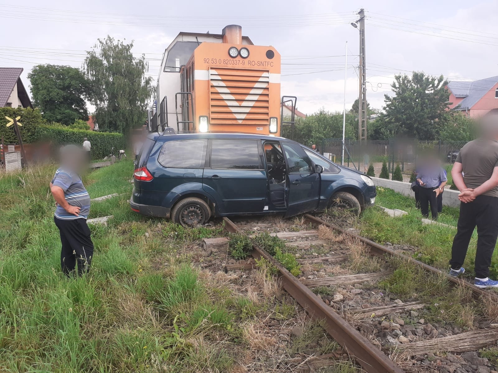 Coliziune între trenul Suceava-Putna și un autoturism în mun. Rădăuți