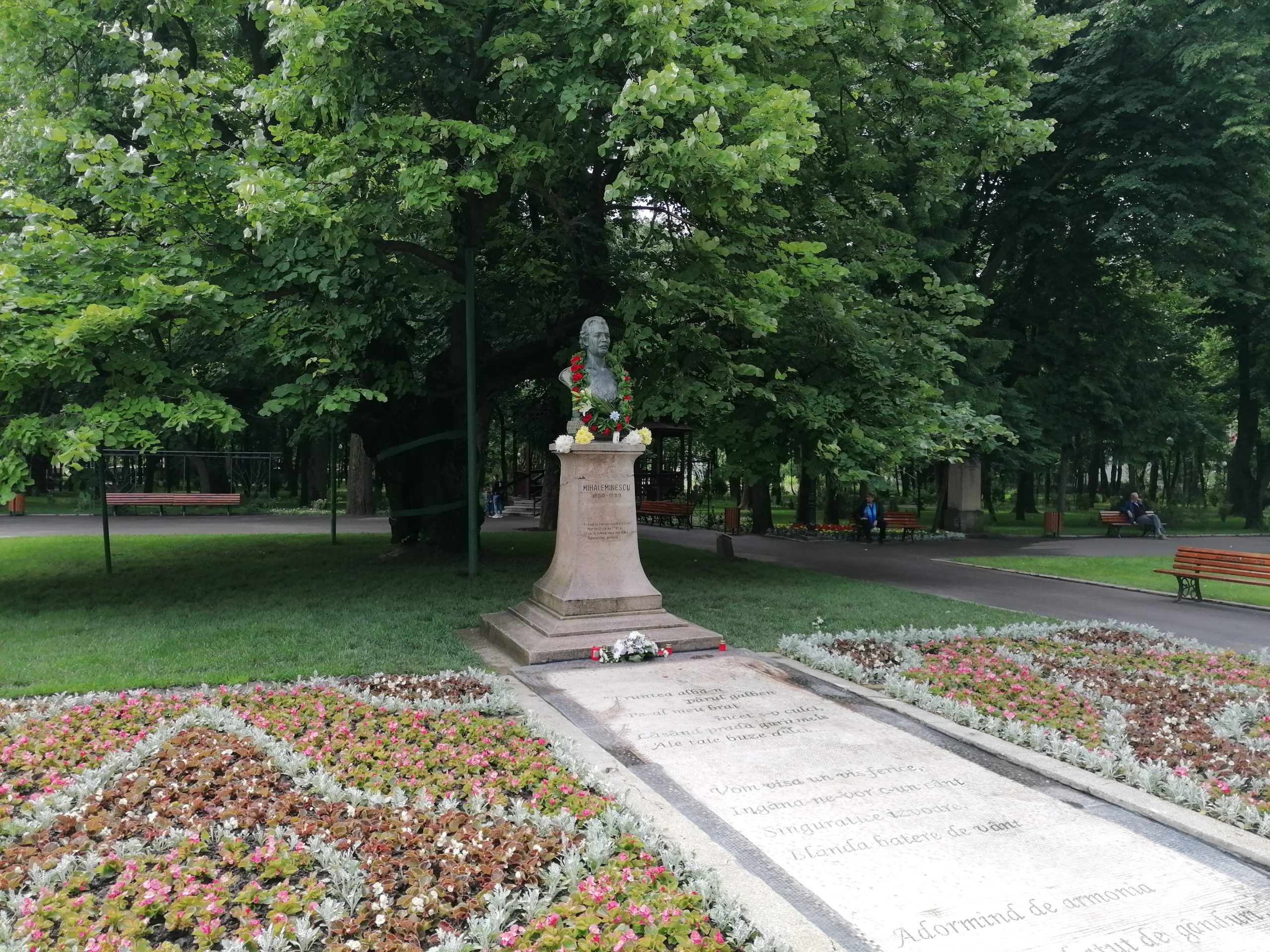 (AUDIO/FOTO) Poetul naţional Mihai Eminescu a fost comemorat în Parcul Copou din Iaşi