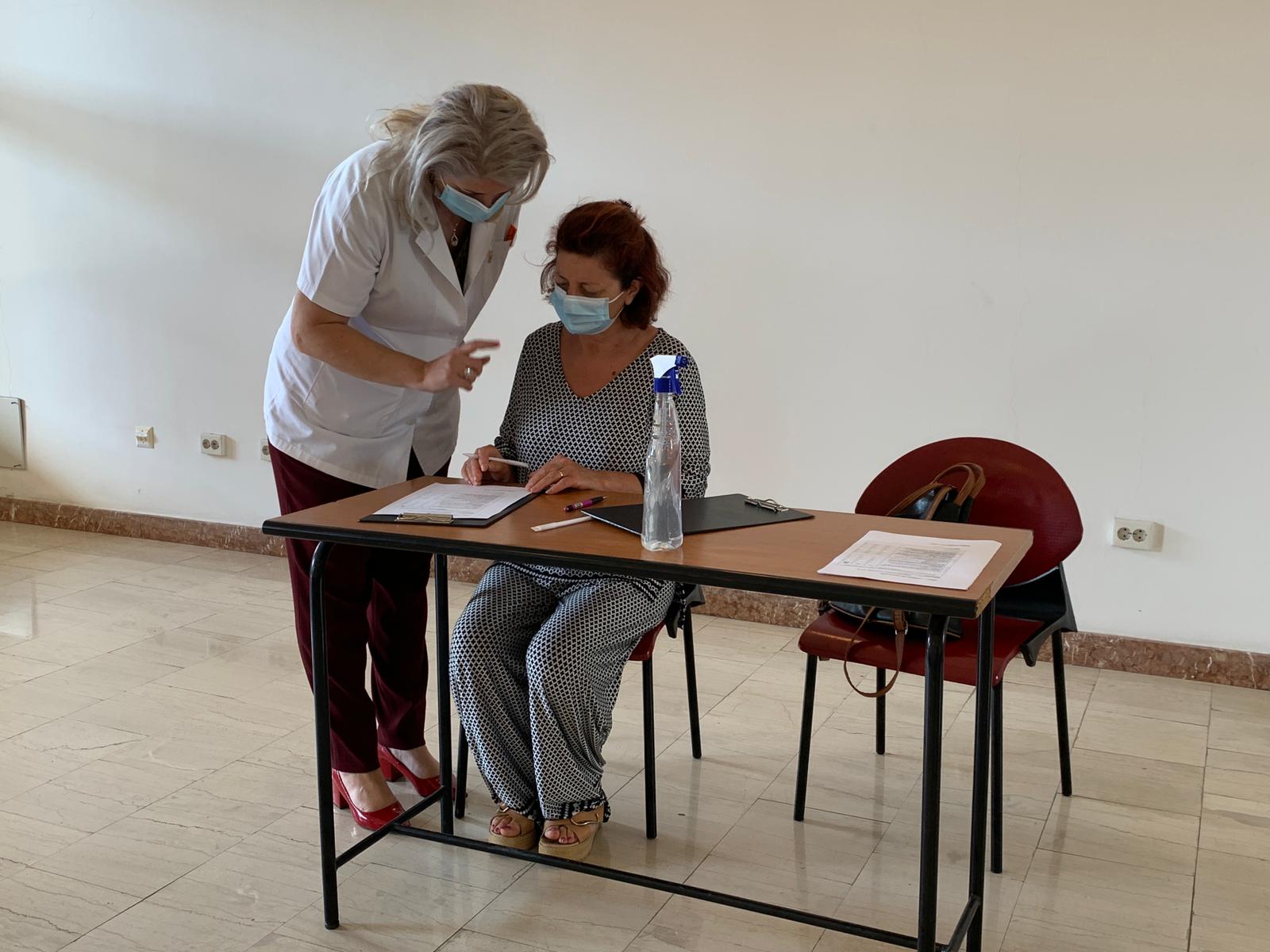 Botoşani: Doza a treia de vaccin anti-COVID-19, administrată în prima zi unui număr de peste 400 de persoane