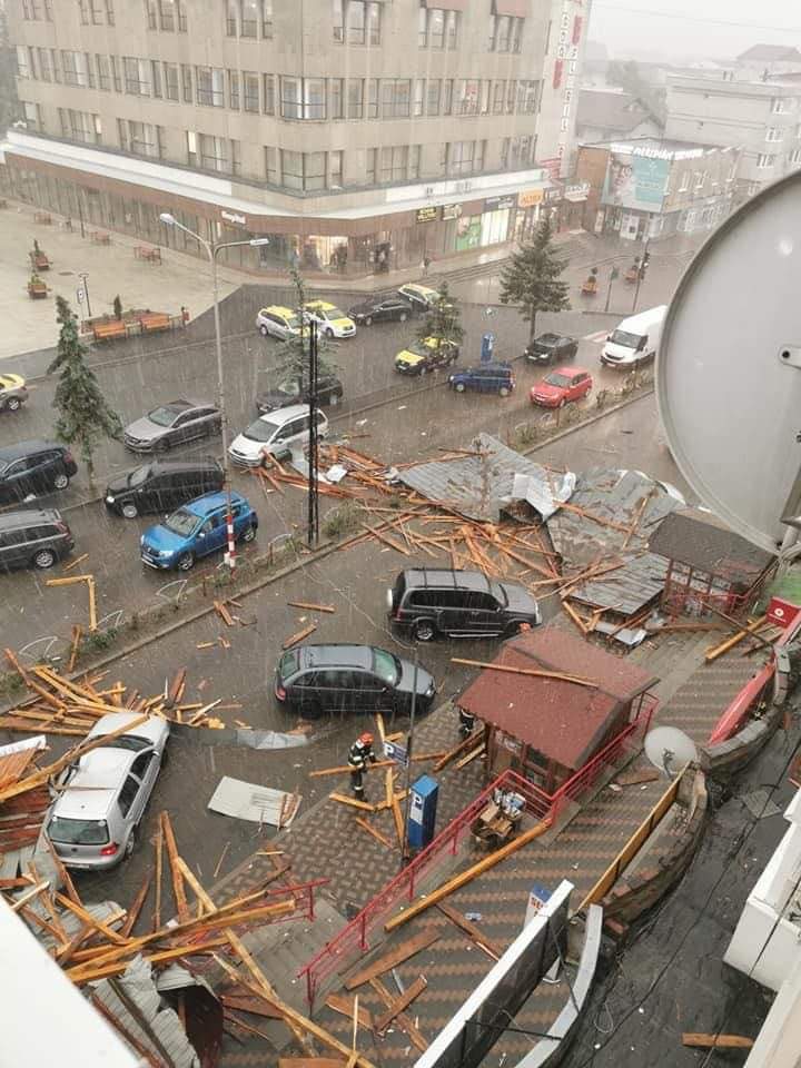 (AUDIO/FOTO) Probleme din cauza vremii în loc. Fălticeni, jud. Suceava