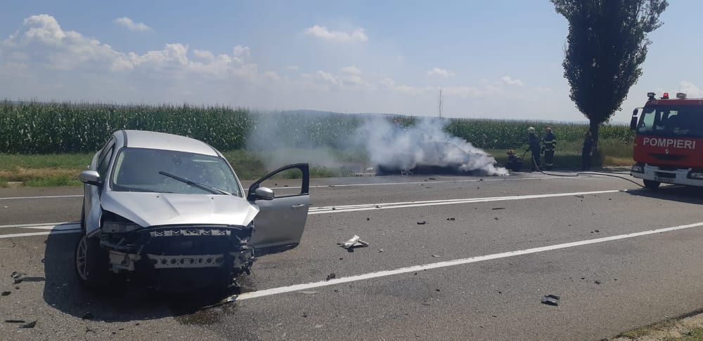 Bacău: Accident rutier pe E85, urmat de un incendiu