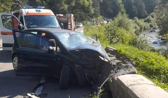 Neamţ: Accident grav pe DN 12C, la Taşca. Şoferiţa de 56 de ani a decedat