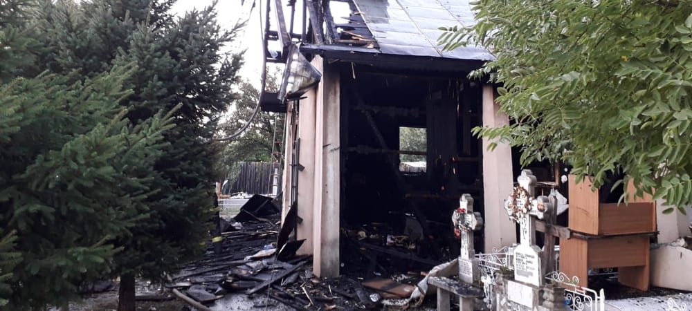 Vrancea: Incendiu la o biserică din comuna Răstoaca