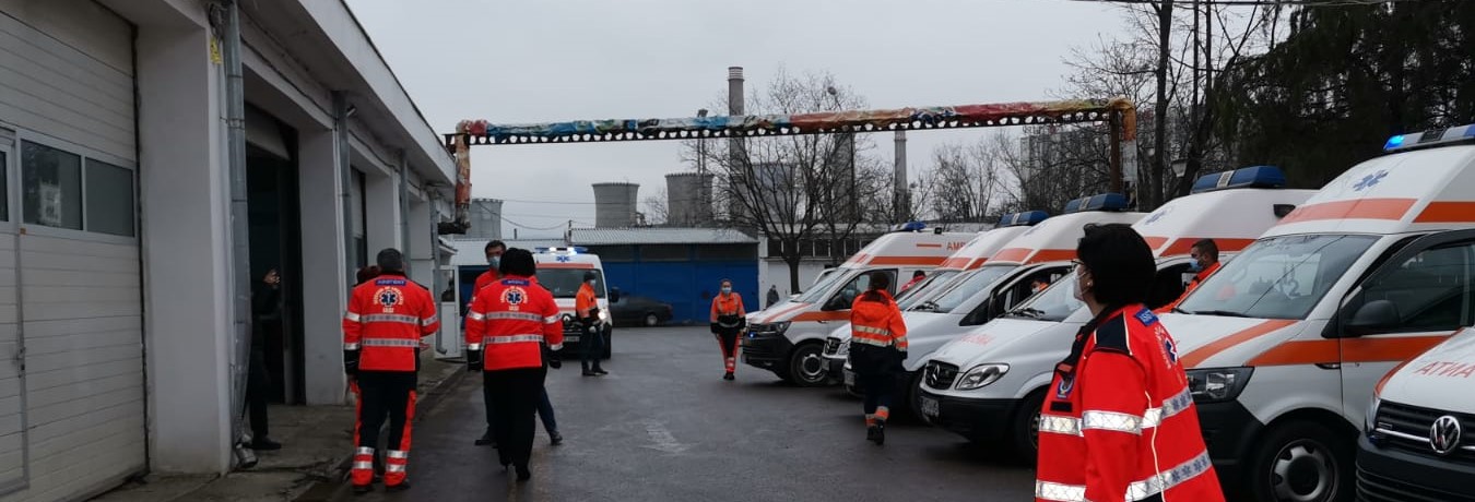 Iaşi: Ambulanţele cu pacienţi cu COVID-19 fac coadă la UPU de la SCJU şi Spitalul de Boli Infecţioase