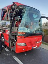 Neamţ: Autocar cu 26 de persoane, implicat într-un accident rutier la Secuieni, pe E85