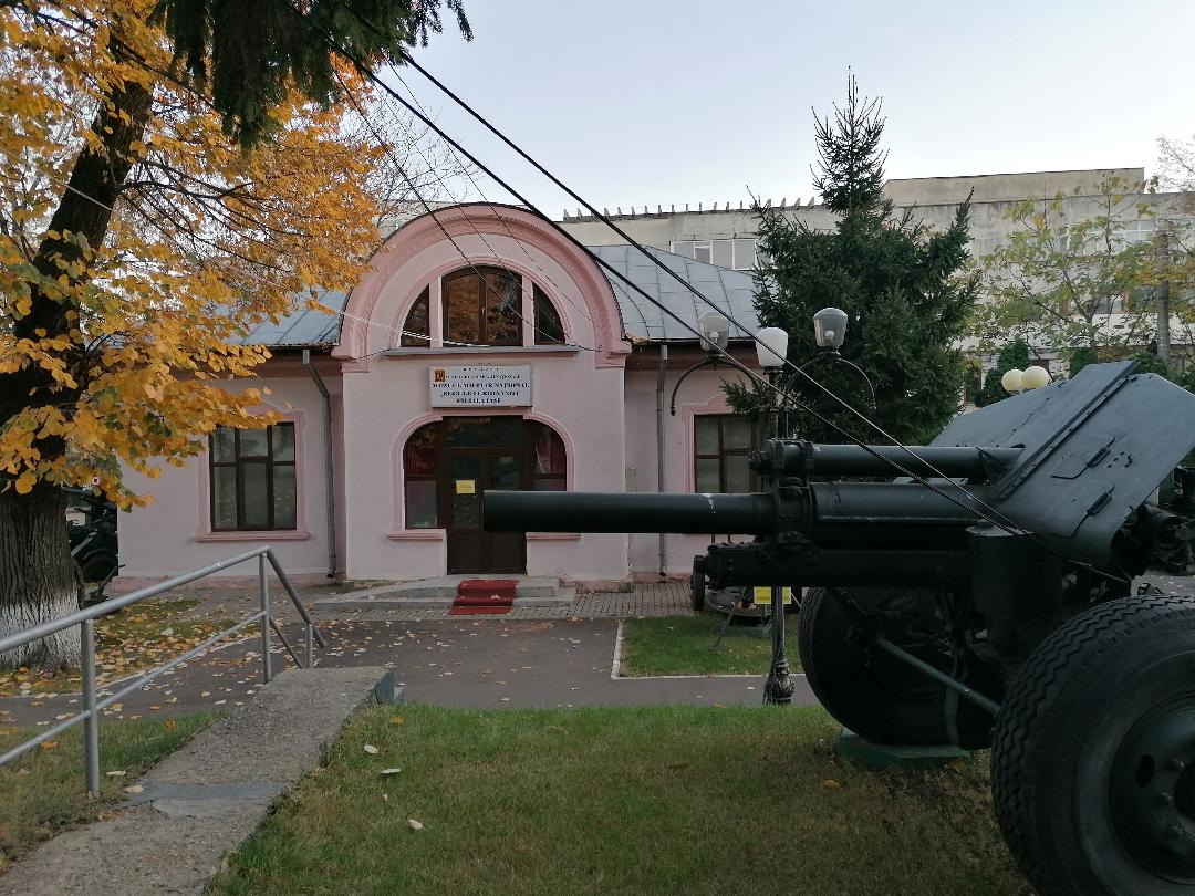 Dîncu: Nu am avut discuţii cu delegaţia ucraineană pentru trimiterea de armament de către ţara noastră