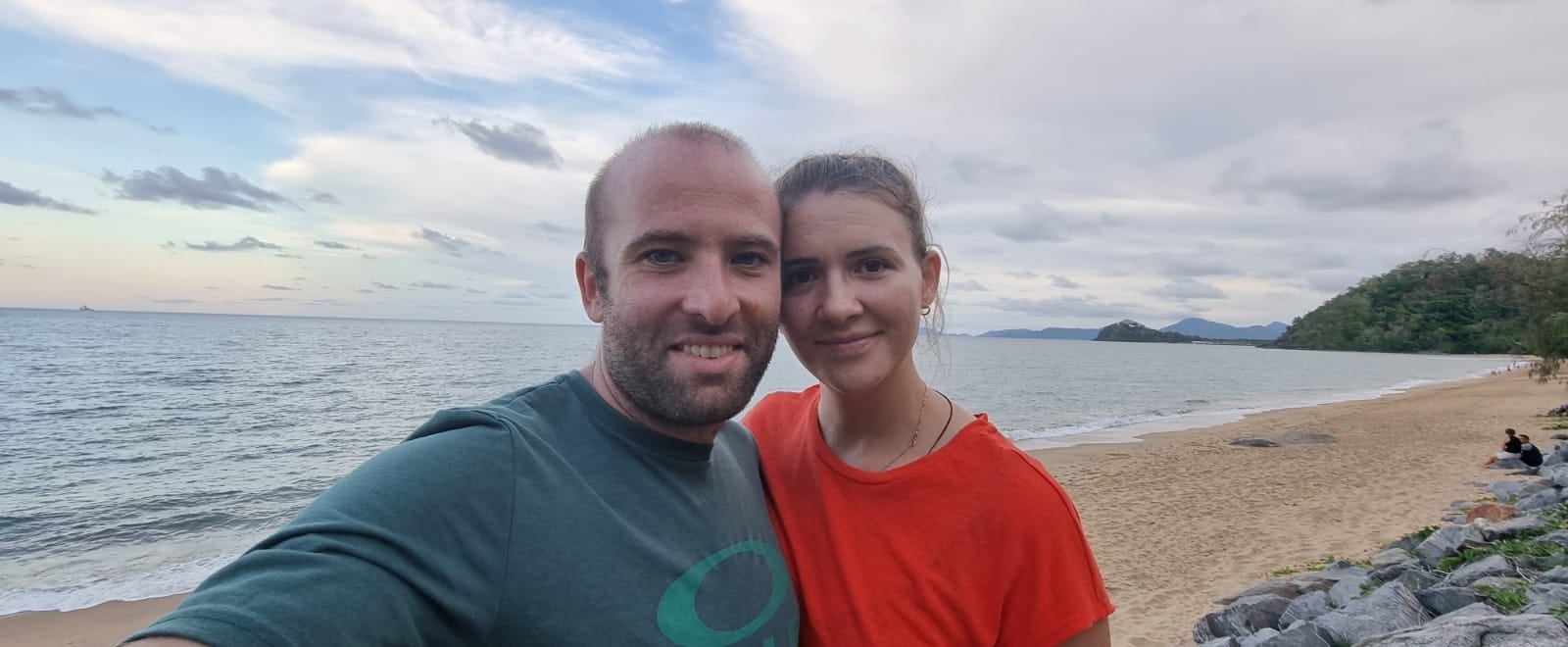 Radu, Irina și două triciclete sau cum să îmblânzești Australia, dând la pedală. Emisiunea ”Weekend cu prieteni”, realizator – Horia Daraban (26.12.2021)