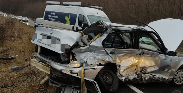 Vaslui: Accident rutier pe DE 581. Două persoane au fost rănite