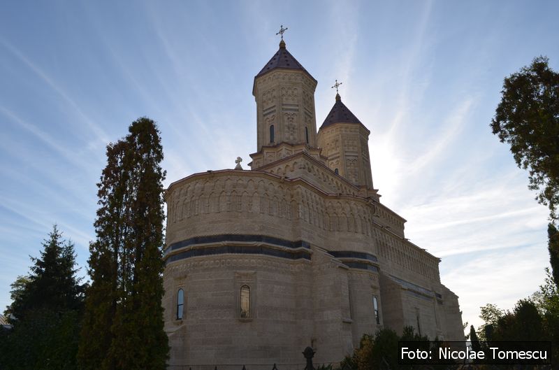 ✝) Sfinții Trei Ierarhi: Vasile cel Mare, Grigorie Teologul, Ioan Gură de Aur