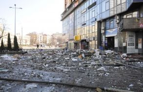 Ucraina: Peste 35.000 de civili evacuaţi din mai multe oraşe, anunţă preşedintele Zelenski