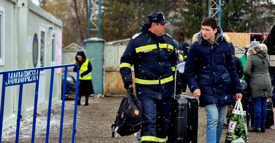 Creşte de la zi la zi fluxul de refugiaţi din Ucraina care intră pe la Vama Palanca, din judeţul Vaslui