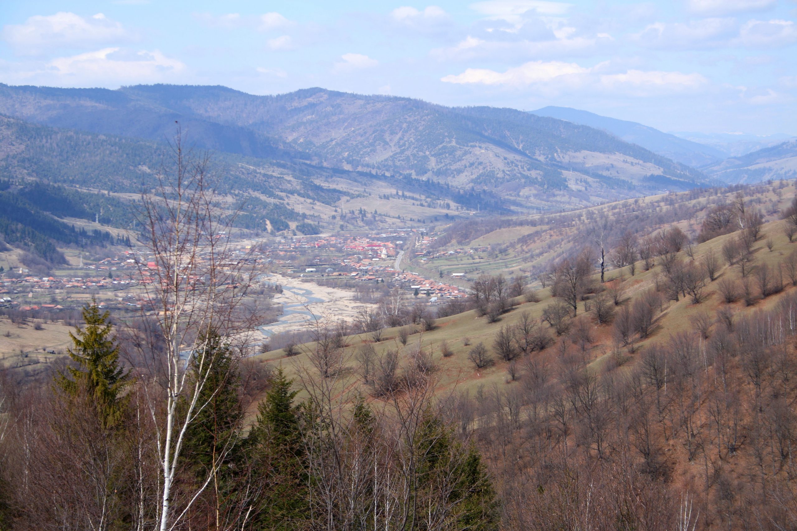 Ghid despre zona montană a județului Bacău. Trasee turistice, obiective ce pot fi vizitate. Emisiunea ”Weekend cu prieteni” (23.01.2022)