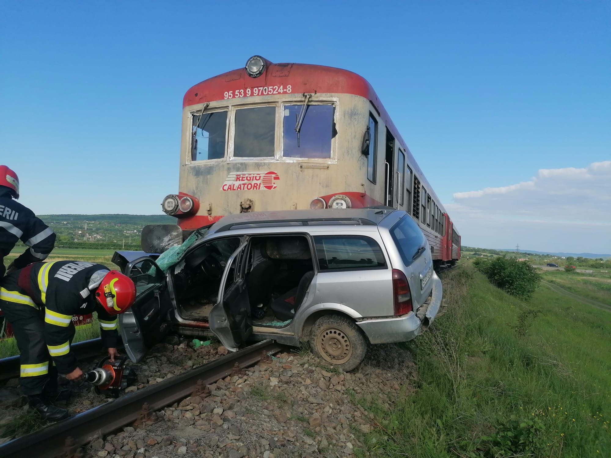 (FOTO) IAŞI: Accident feroviar în halta Bădeni, loc. Scobinţi