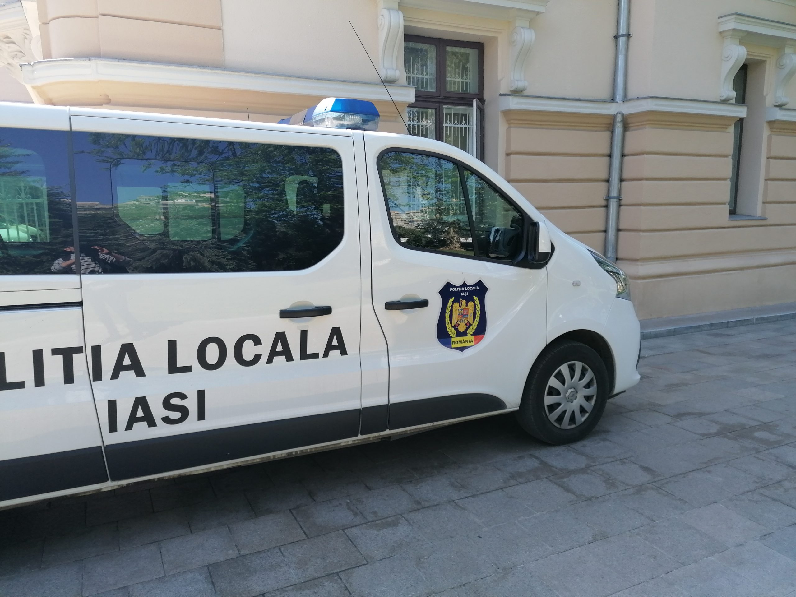 Lege promulgată: Poliţia locală poate acorda sancţiuni conducătorilor de trotinete electrice