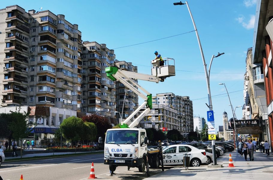 În Bacău este în plină desfăşurare un proiect de modernizare a iluminatului public