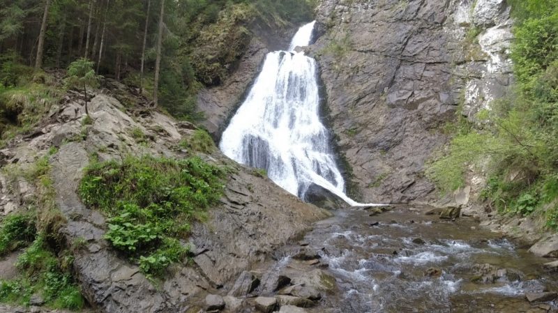 (FILM) Cascada „Vălul Miresei” din Răchițele-Cluj