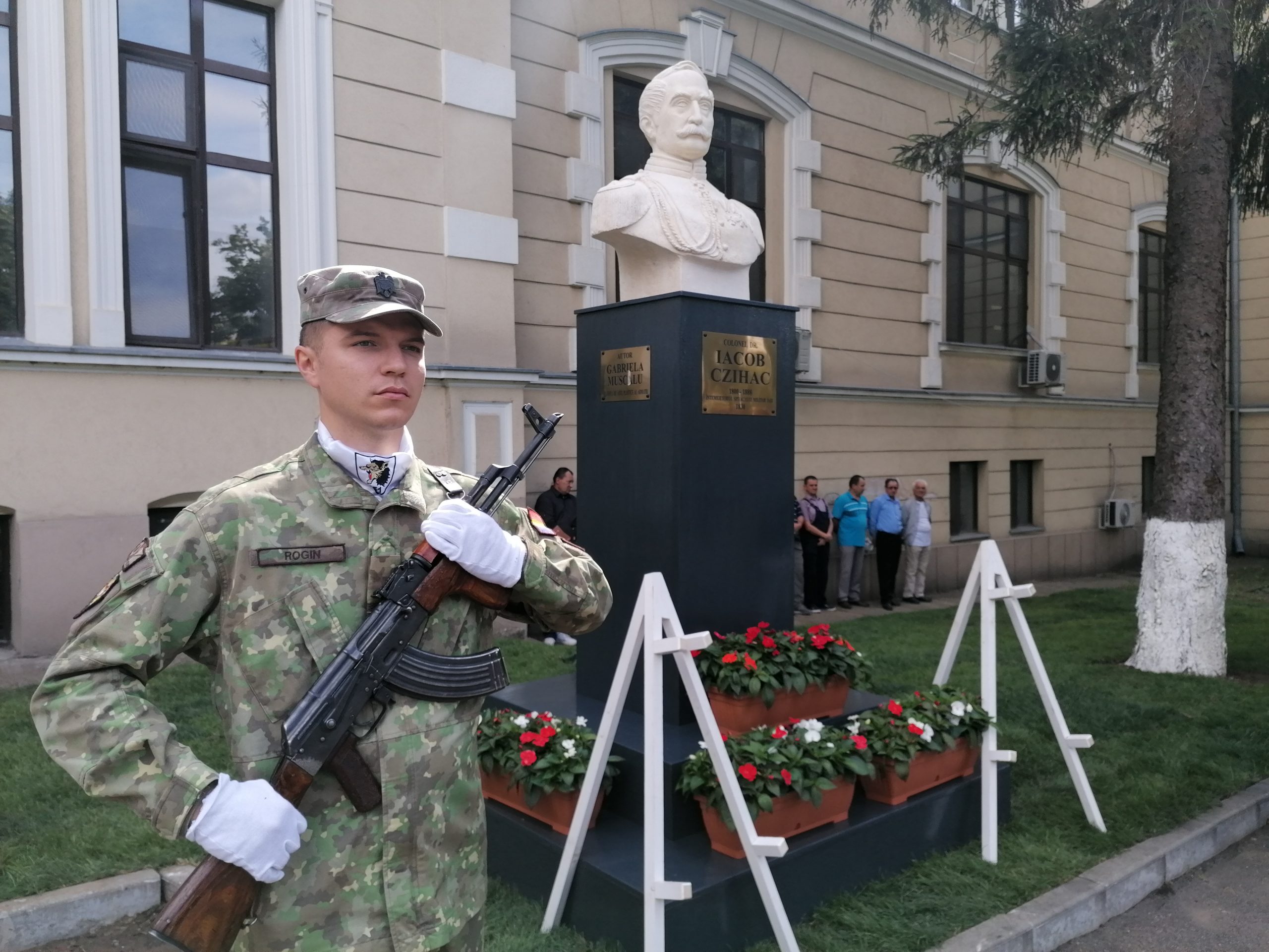 (AUDIO/FOTO/VIDEO) Manifestări omagiale care marchează 190 de ani de la înfiinţarea Spitalului Militar Iaşi