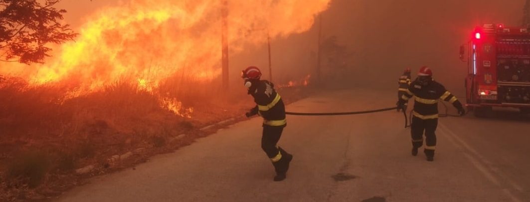 Bacău: Peste 60 de hectare de mirişte şi 15 hectare de grâu au ars într-un incendiu produs la Damieneşti