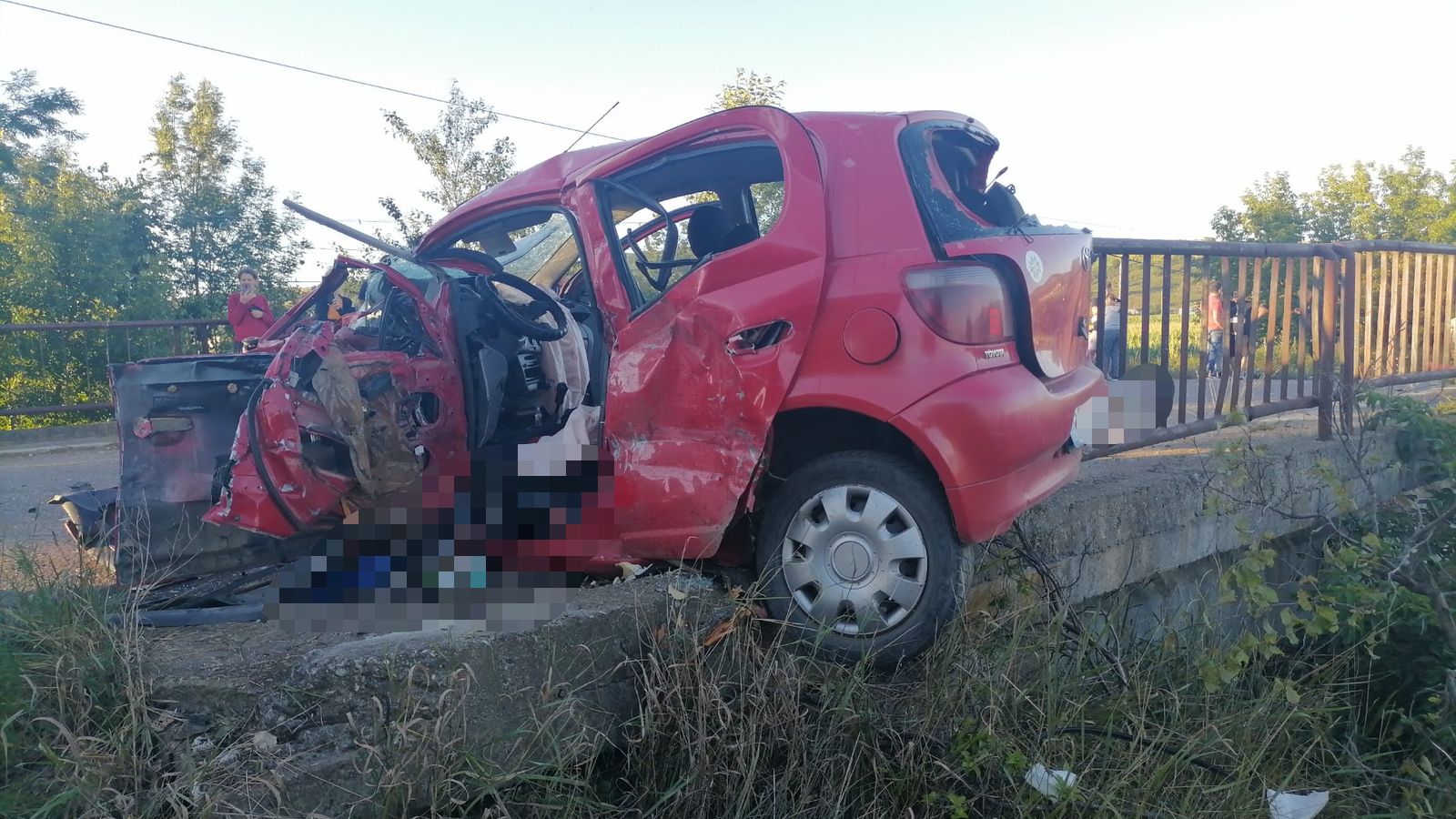 Bacău: Un mort şi trei răniţi într-un accident rutier produs la Sănduleni