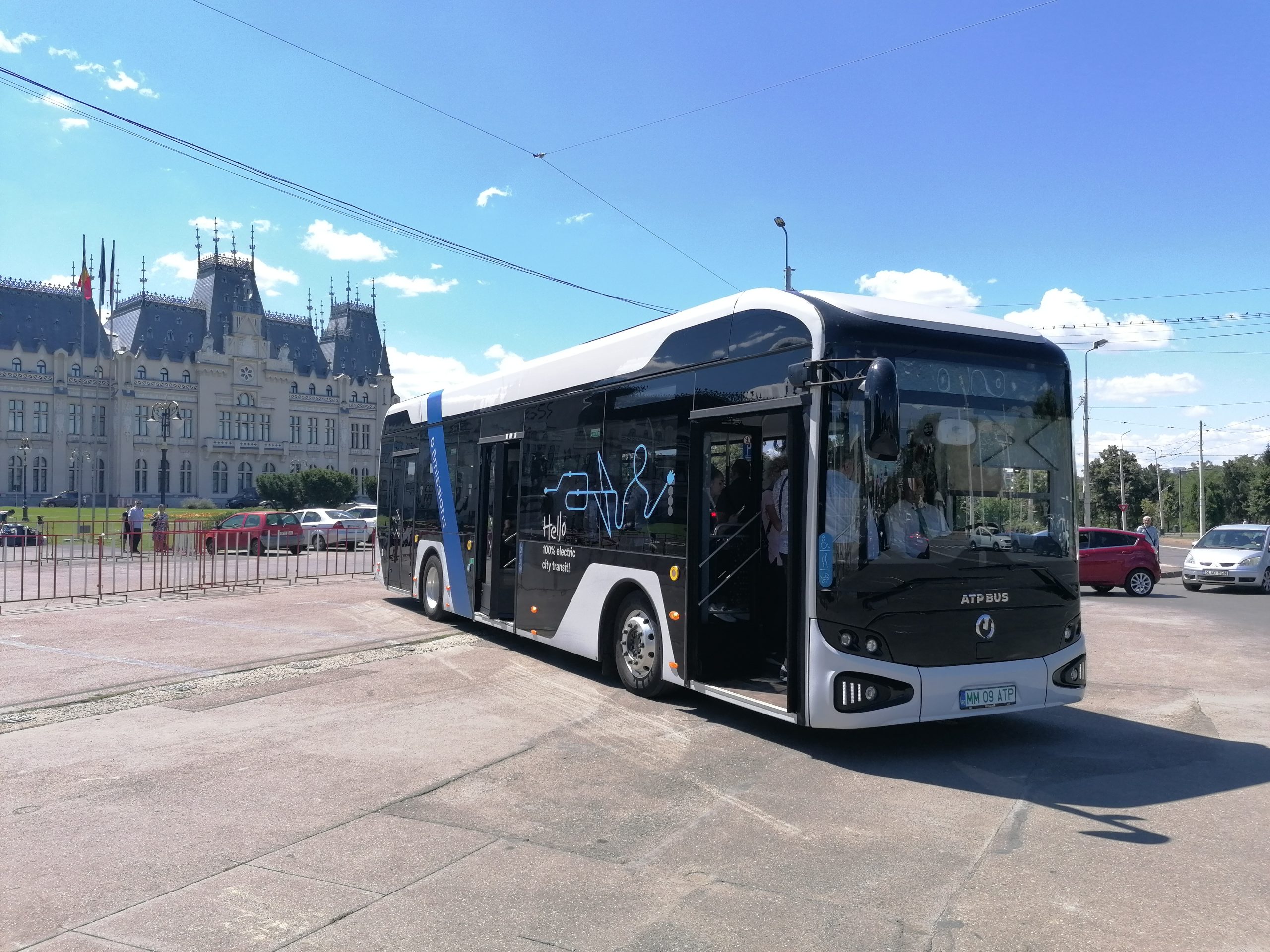 (AUDIO/FOTO/VIDEO) Iaşi: Autobuzul electric românesc va fi testat şi pe străzile din municipiul reşedinţă