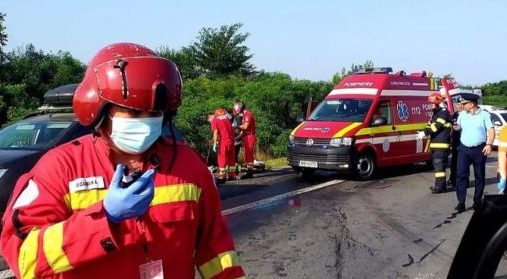 Suceava: O persoană a murit şi alte patru au fost rănite într-un accident rutier produs la Dumbrăveni