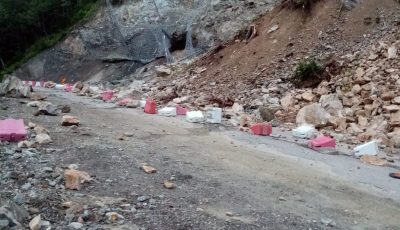 FOTO Prefectura Suceava - Circulaţia pe DN 17 B Valea Bistriţiei rămâne închisă, lângă Broșteni, în judeţul Suceava