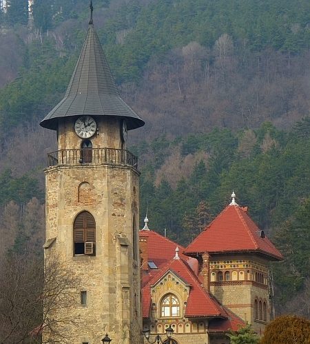 (FOTO) Neamț: Turnul lui Ștefan cel Mare, lovit de trăsnet